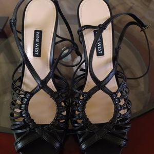Nine west high heels, in excellent conditions. Size 8